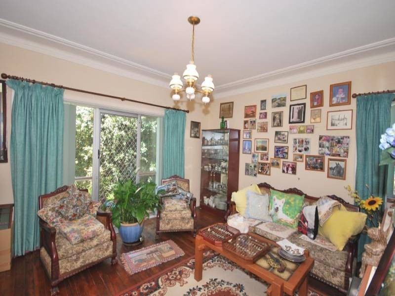 10 Mangrove Road, Narara NSW 2250