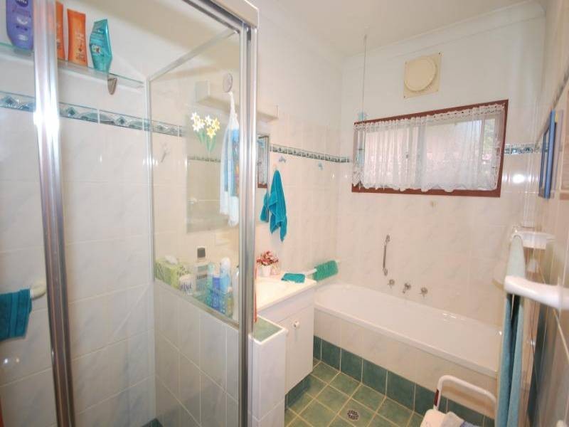 10 Mangrove Road, Narara NSW 2250