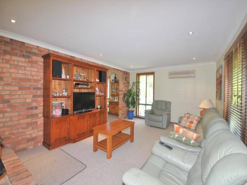 17 Dora Street, Lisarow NSW 2250