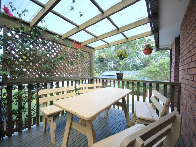 17 Dora Street, Lisarow NSW 2250