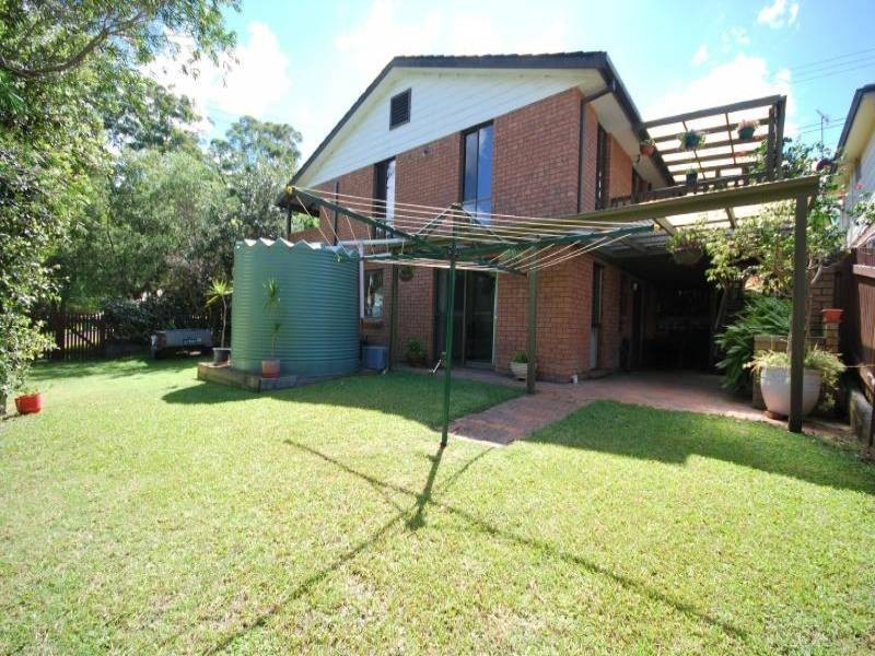 17 Dora Street, Lisarow NSW 2250