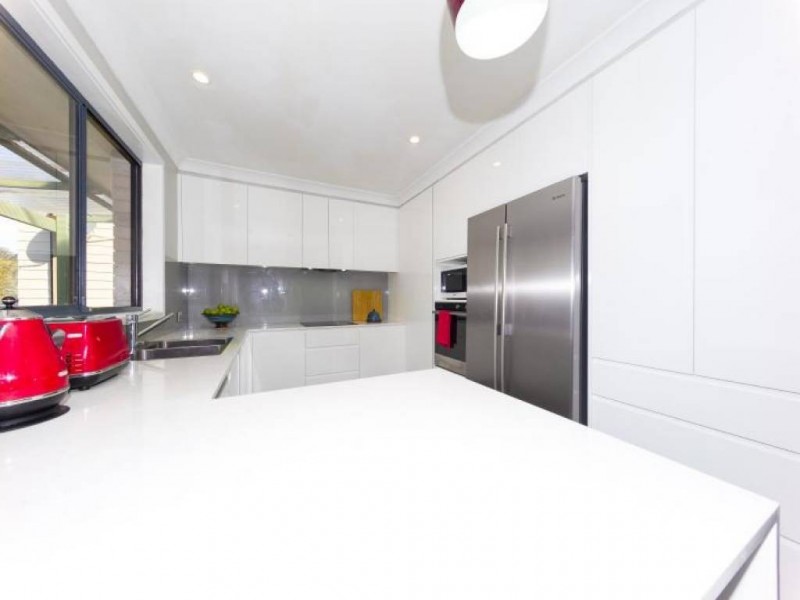 11 Georgia Avenue, Wyoming NSW 2250