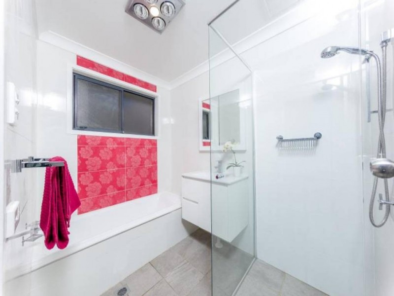 11 Georgia Avenue, Wyoming NSW 2250