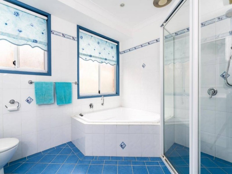 10 Blue Crane Close, Narara NSW 2250