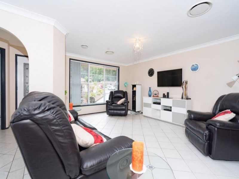 10 Blue Crane Close, Narara NSW 2250