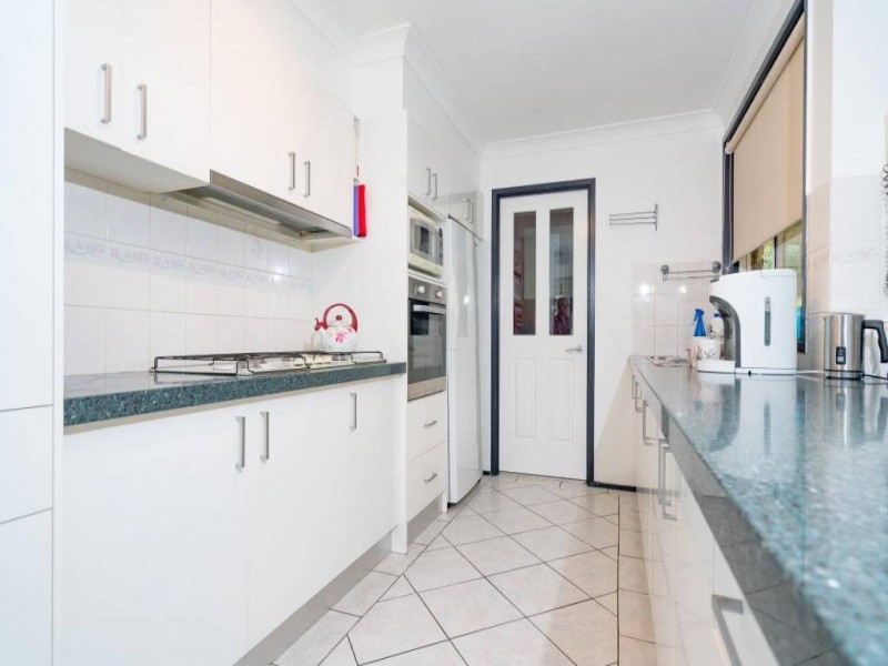 10 Blue Crane Close, Narara NSW 2250