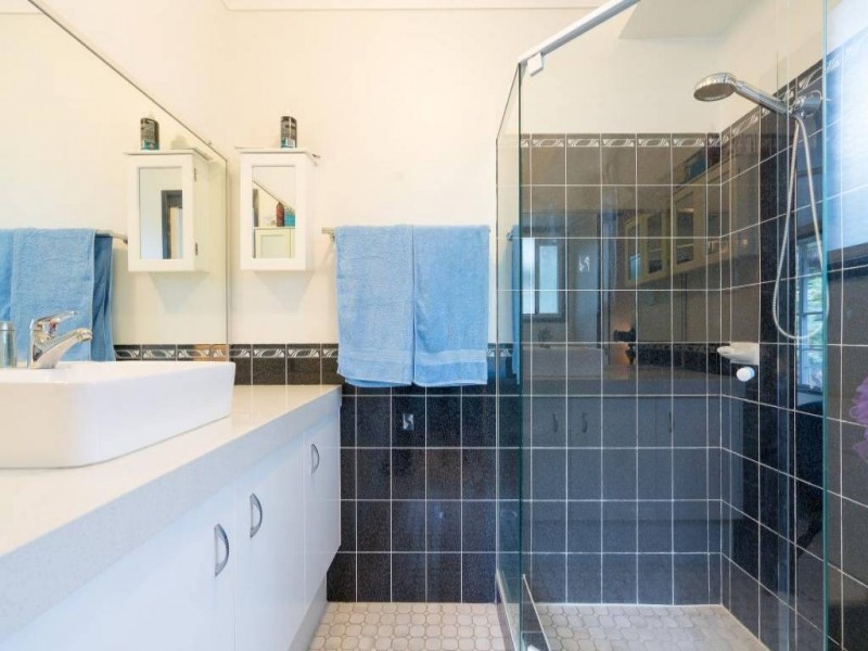 10 Blue Crane Close, Narara NSW 2250