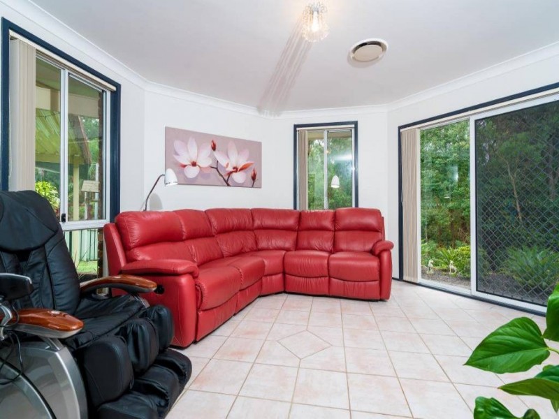 10 Blue Crane Close, Narara NSW 2250