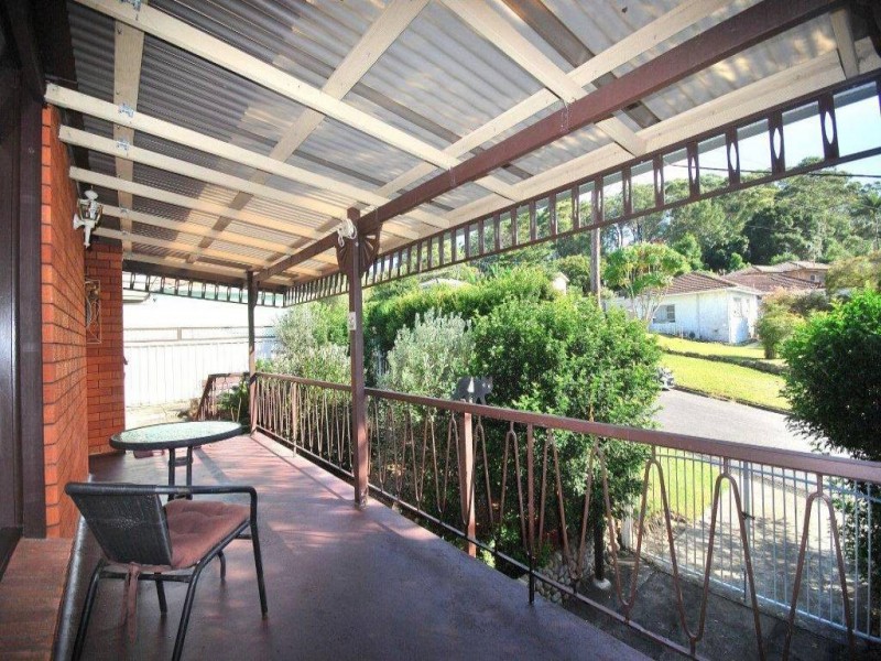 2 Bourbon Street, Wyoming NSW 2250