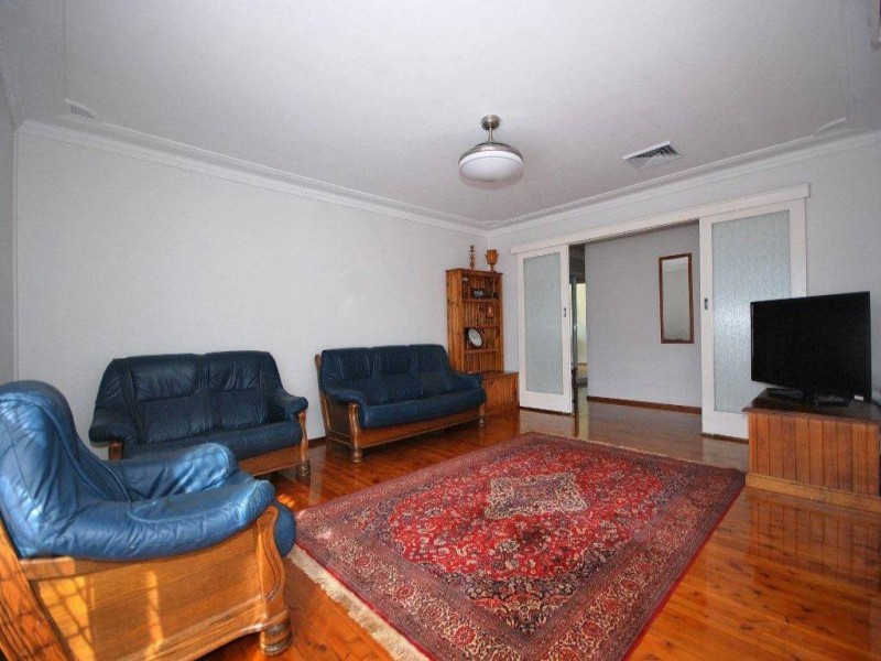 2 Bourbon Street, Wyoming NSW 2250