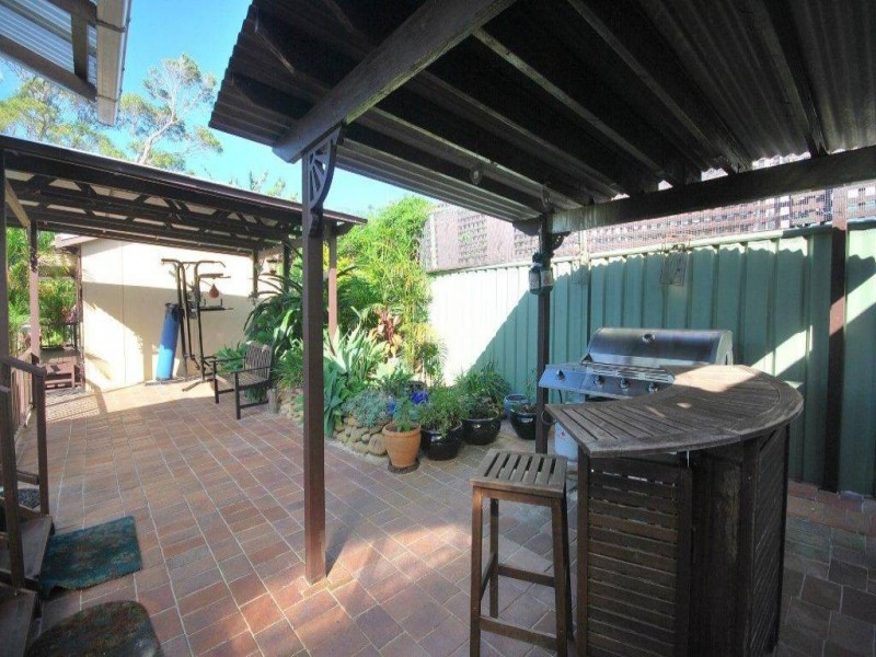 2 Bourbon Street, Wyoming NSW 2250