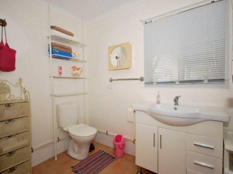 2 Bourbon Street, Wyoming NSW 2250