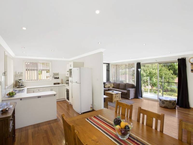 82 Woodview Avenue, Lisarow NSW 2250