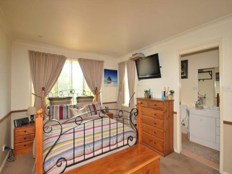 82 Woodview Avenue, Lisarow NSW 2250