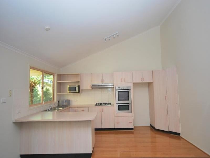18 Janine Close, Lisarow NSW 2250