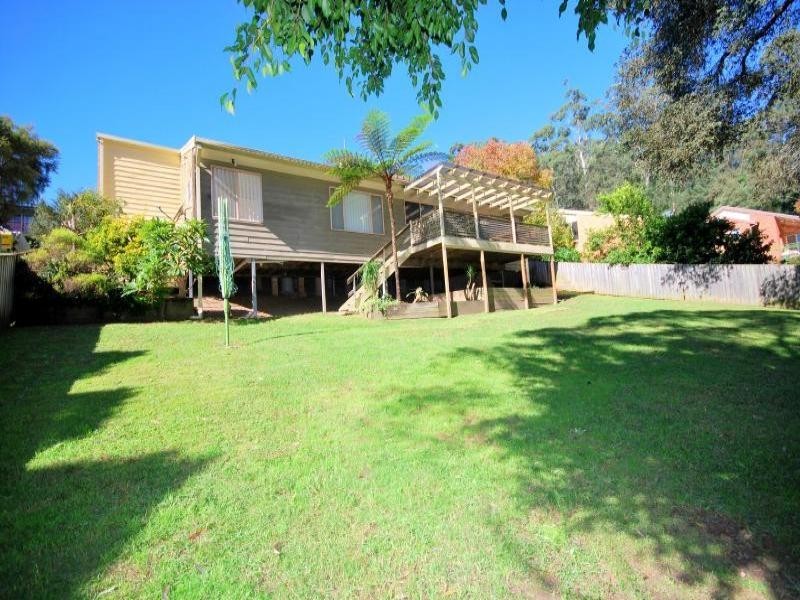 18 Janine Close, Lisarow NSW 2250
