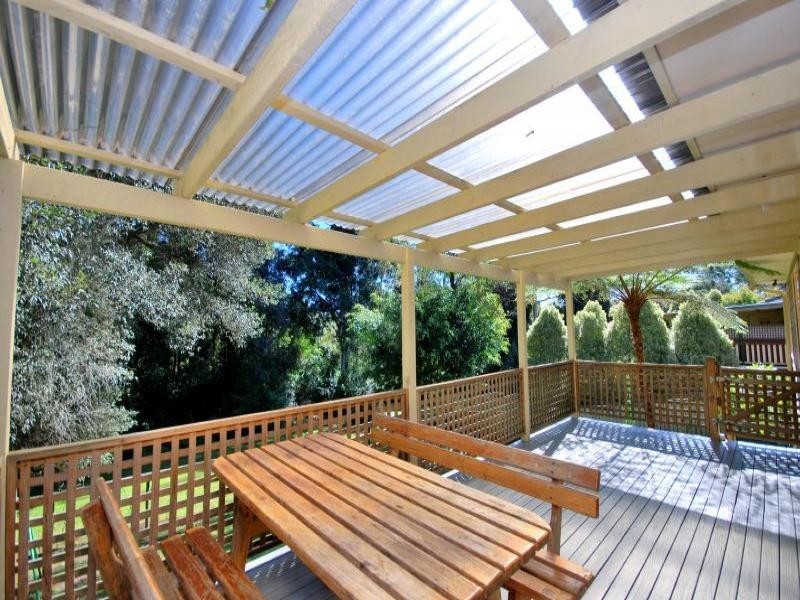 18 Janine Close, Lisarow NSW 2250