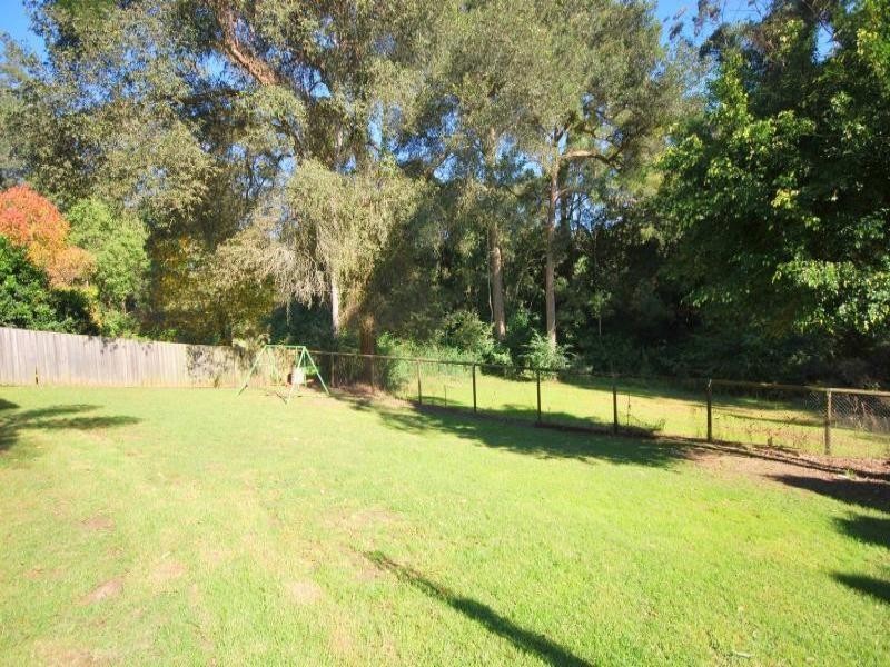 18 Janine Close, Lisarow NSW 2250
