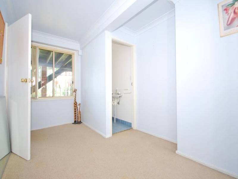 16 MacGregor Street, Wyoming NSW 2250