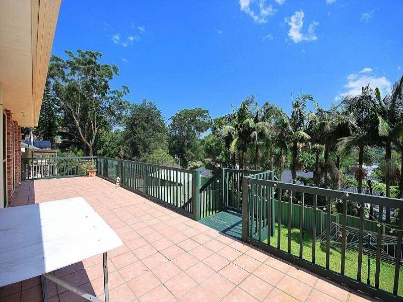 16 MacGregor Street, Wyoming NSW 2250