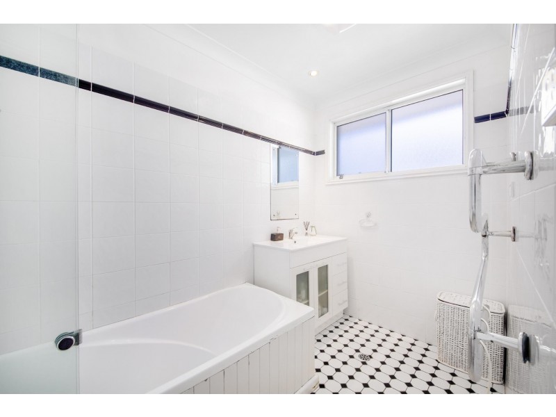 5 Giselle Avenue, Wyoming NSW 2250