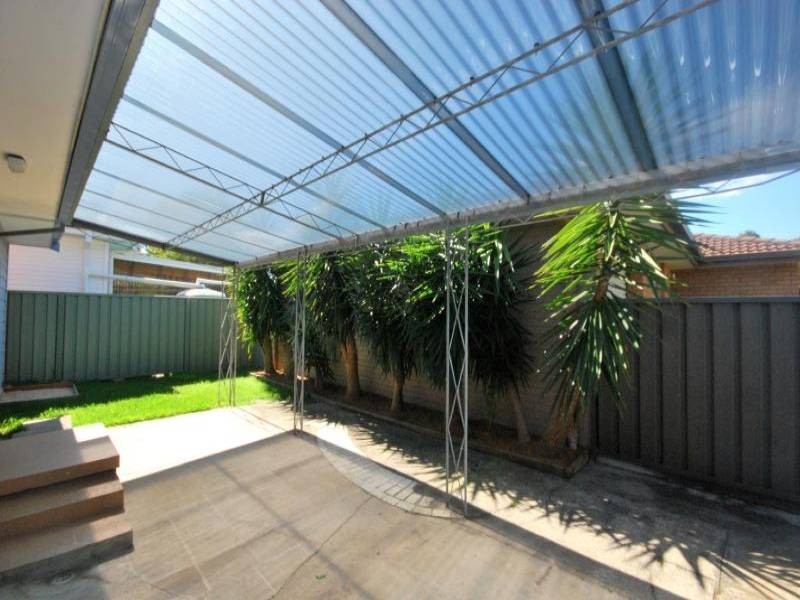 1/28 Renwick Street, Wyoming NSW 2250