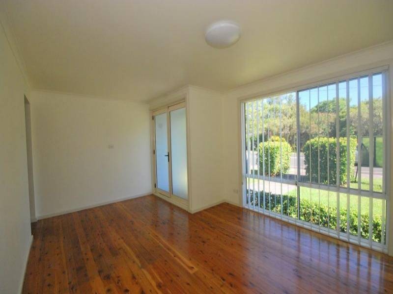 1/28 Renwick Street, Wyoming NSW 2250