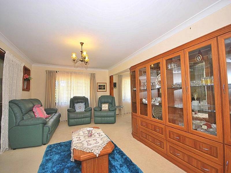 5 Pangari Close, Wyoming NSW 2250