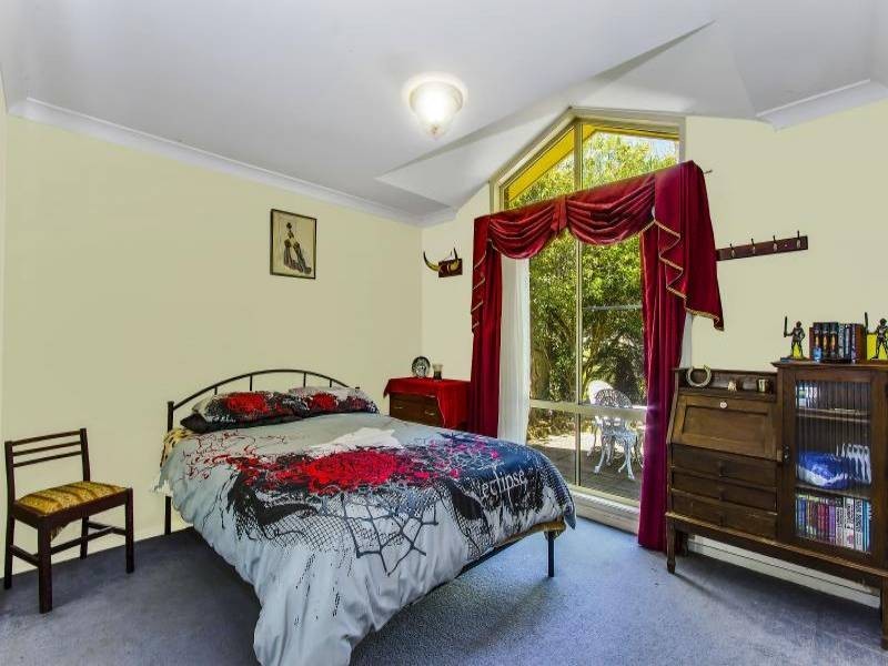 18 Jeniwa Close, Kariong NSW 2250