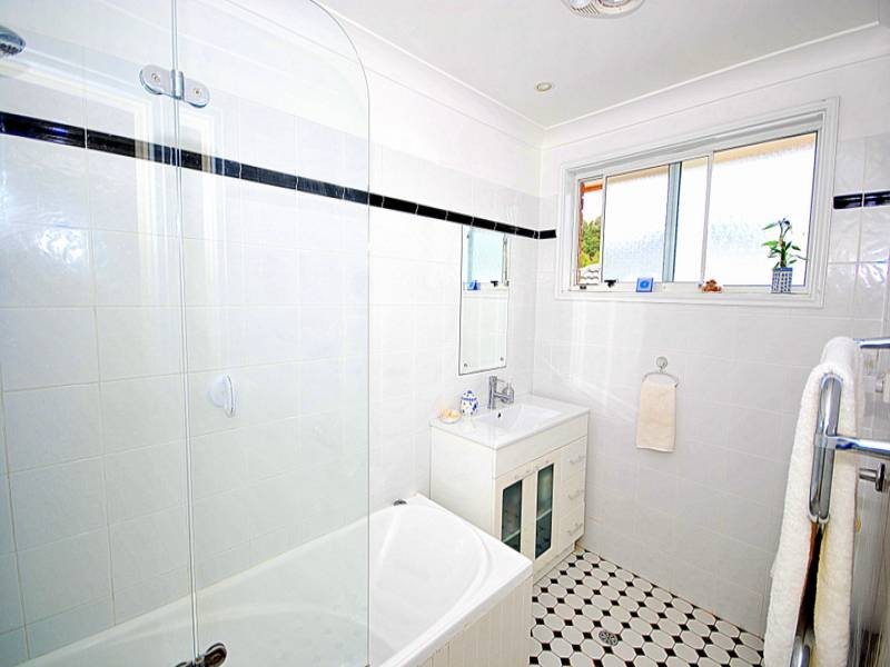 5 Giselle Avenue, Wyoming NSW 2250