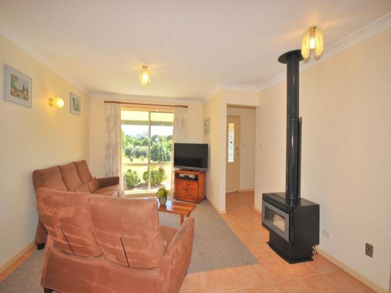 2614 Wisemans Ferry Road, Mangrove Mountain NSW 2250