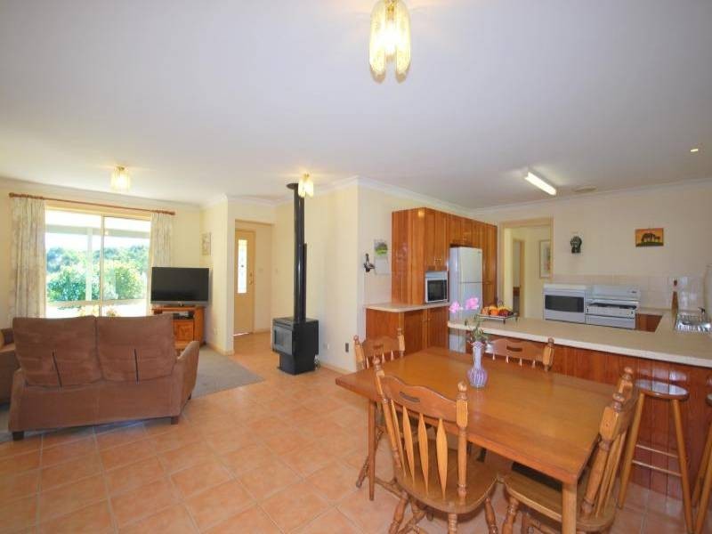 2614 Wisemans Ferry Road, Mangrove Mountain NSW 2250