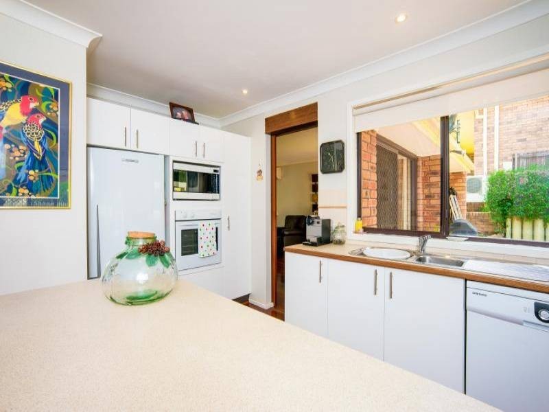 2 Coulter Road, Wyoming NSW 2250