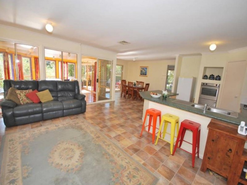 25 Burnside Close, Lisarow NSW 2250