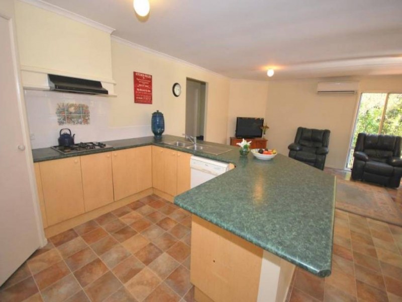 25 Burnside Close, Lisarow NSW 2250