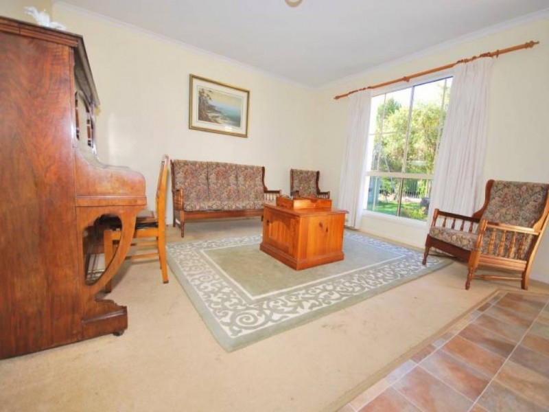 25 Burnside Close, Lisarow NSW 2250