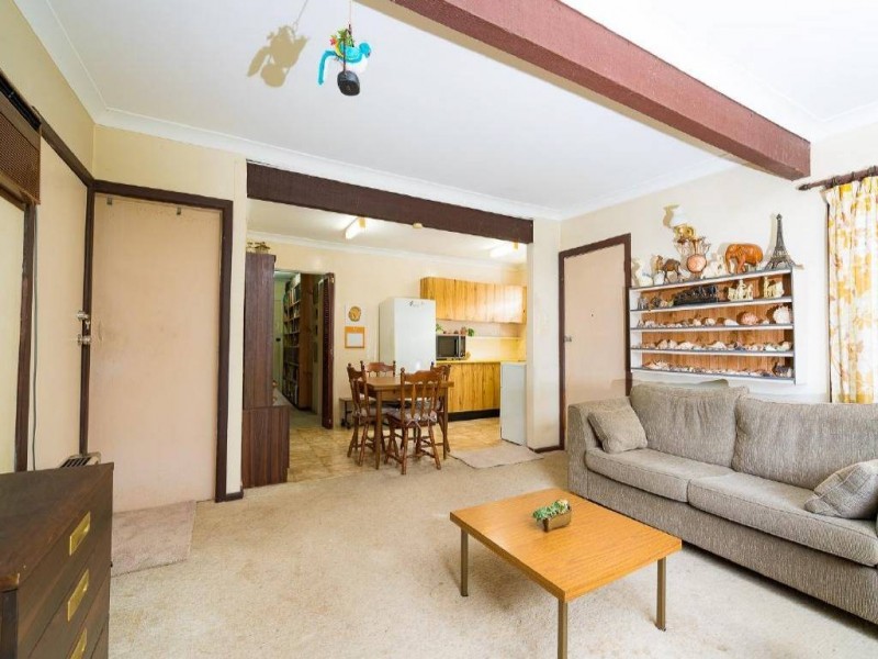 39 Day Street, Wyoming NSW 2250