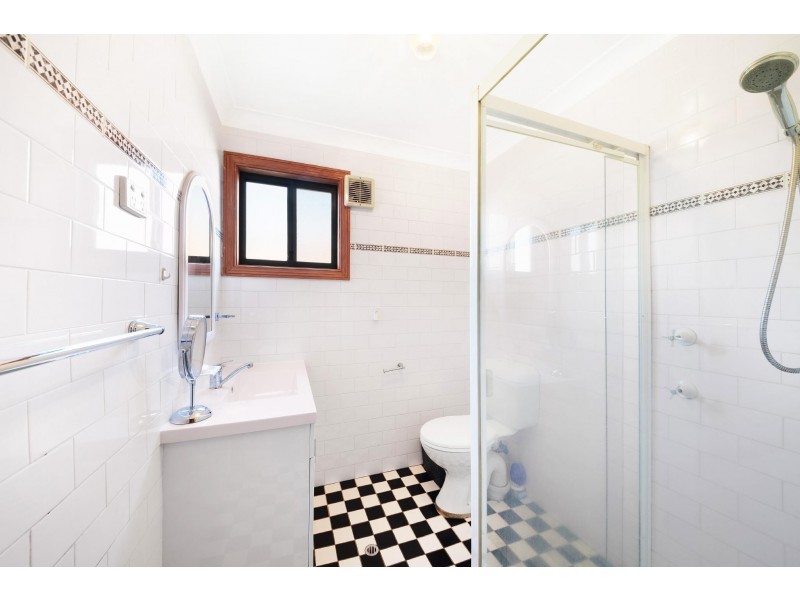 8 Yates Road, Ourimbah NSW 2258