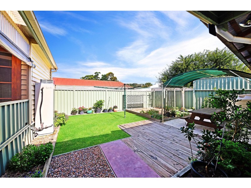 8 Yates Road, Ourimbah NSW 2258