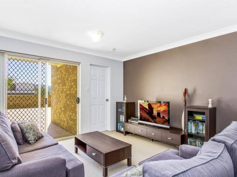 2/145 Faunce Street, Gosford NSW 2250