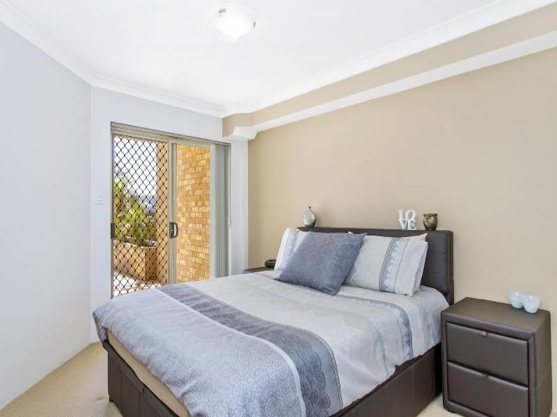 2/145 Faunce Street, Gosford NSW 2250