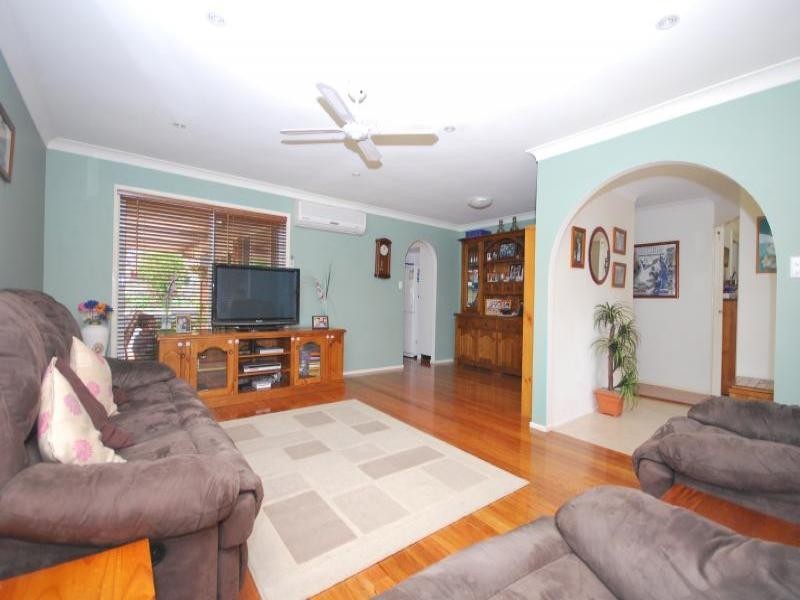 3 Hakea Close, Wyoming NSW 2250