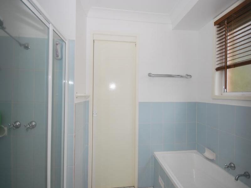 3 Hakea Close, Wyoming NSW 2250