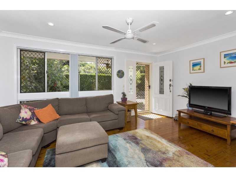 48 Orange Parade, Wyoming NSW 2250