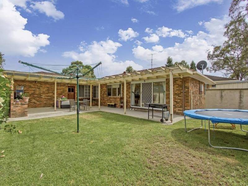 5 Chisholm Cl, Kariong NSW 2250