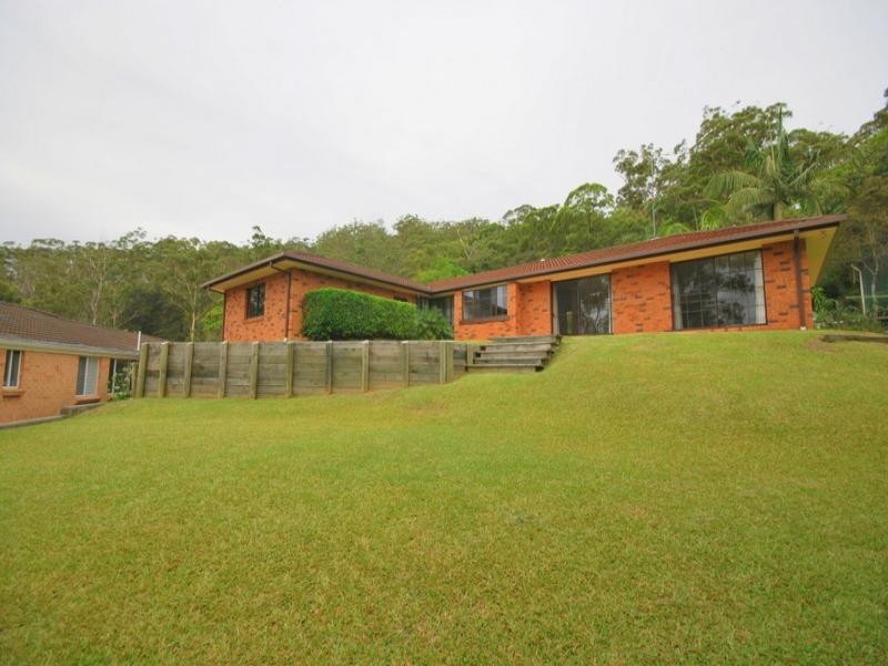 6 Drumalbyn Close, Wyoming NSW 2250