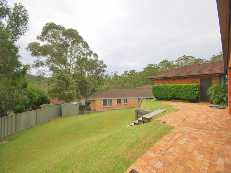 6 Drumalbyn Close, Wyoming NSW 2250