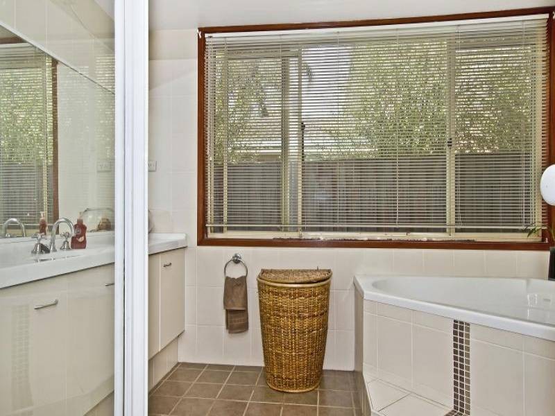 1 Mahogany Cl, Ourimbah NSW 2258