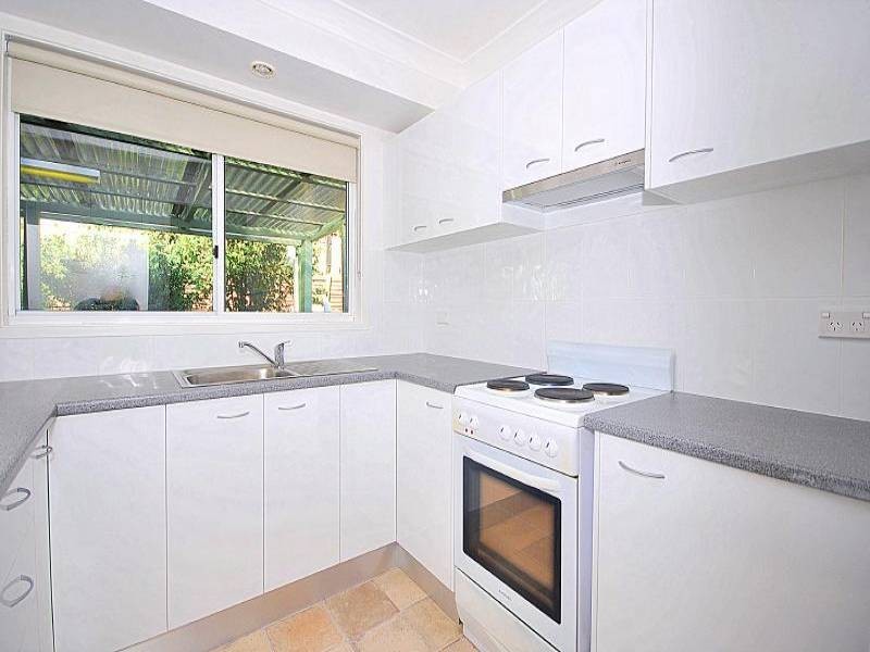8 Hakea Close, Wyoming NSW 2250