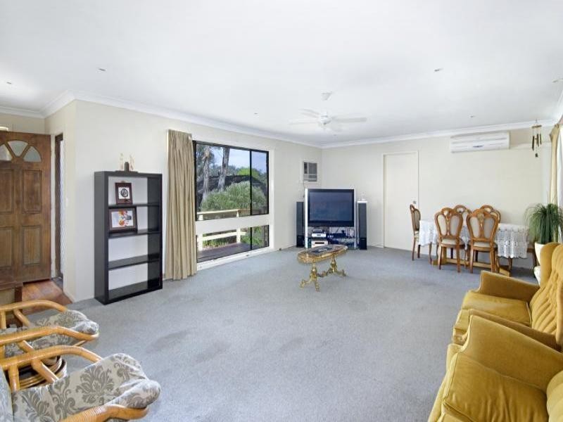 6 Ryton Close, Wyoming NSW 2250